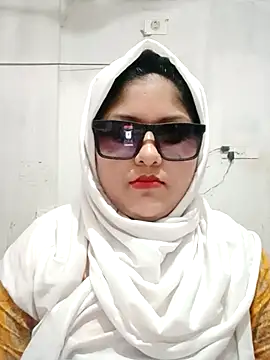 Snapshot of Nusrat-N chatting on 02.25.26 Nusrat-N online show from 02.25.26