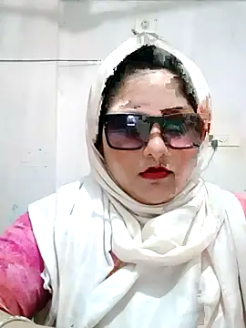 Snapshot of Nusrat-N chatting on 03.25.26 Nusrat-N online show from 03.25.26