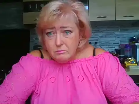 Snapshot of TerezaVelvet chatting on 09.27.25 TerezaVelvet online show from 09.27.25