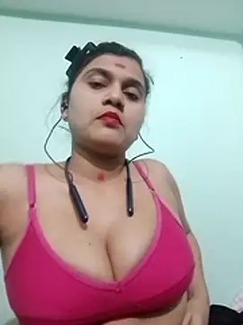 Kavya-Tiwari online show from 12.16.25