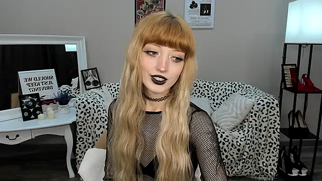 MistyMarlo online show from 04.22.26