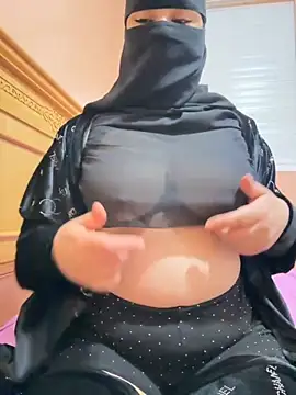 Snapshot of _Laiali_ chatting on 10.03.25 Laiali online show from 10.03.25