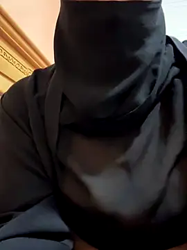 Snapshot of _Laiali_ chatting on 10.18.25 Laiali online show from 10.18.25