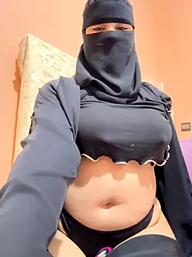 Snapshot of _Laiali_ chatting on 11.24.25 Laiali online show from 11.24.25