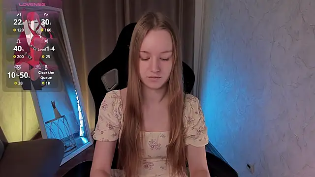 Snapshot of Lucy_Shaw chatting on 11.20.25 Lucy Shaw online show from 11.20.25