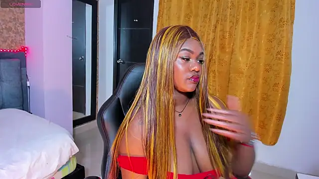 Snapshot of Keishe_ chatting on 12.03.25 Keishe online show from 12.03.25