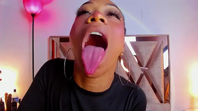 Snapshot of Katy_ortiiz chatting on 06.19.26 Katy ortiiz online show from 06.19.26