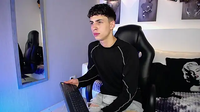 AdrianRinaldi online show from 10.09.25