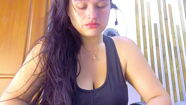 Snapshot of Jennifer_Vega1 chatting on 05.19.26 Jennifer Vega1 online show from 05.19.26