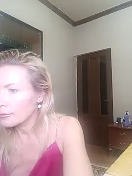 Snapshot of Julia_Giulia chatting on 10.09.25 Julia Giulia online show from 10.09.25