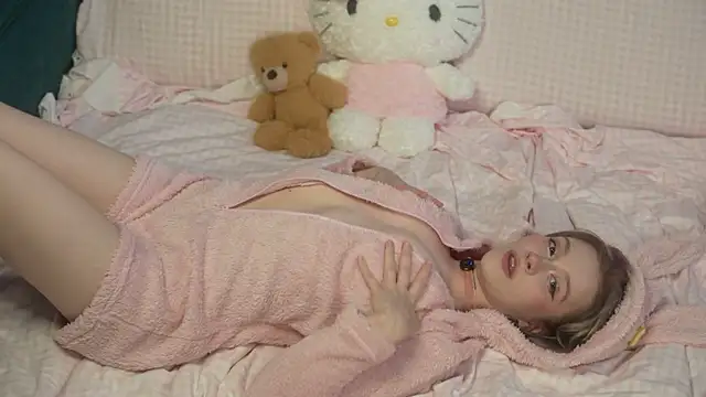 Snapshot of lil_tweety chatting on 10.15.25 lil tweety online show from 10.15.25