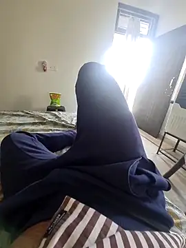 Snapshot of YoursThickDick chatting on 09.19.25 YoursThickDick online show from 09.19.25