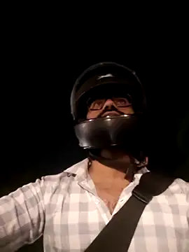 Snapshot of YoursThickDick chatting on 10.10.25 YoursThickDick online show from 10.10.25