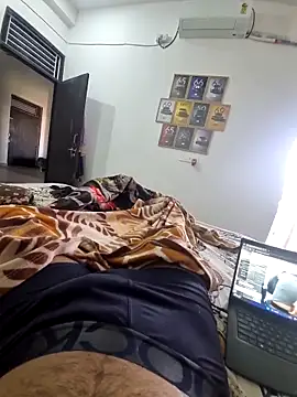 Snapshot of YoursThickDick chatting on 10.11.25 YoursThickDick online show from 10.11.25