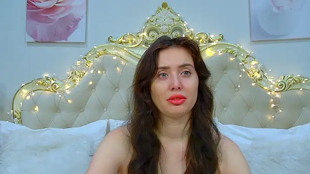 Snapshot of SherryBaers chatting on 12.17.25 SherryBaers online show from 12.17.25