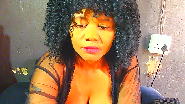 Snapshot of Augustine-Blooomxx chatting on 11.14.25 Augustine-Blooomxx online show from 11.14.25