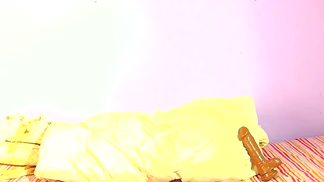 Snapshot of Augustine-Blooomxx chatting on 11.28.25 Augustine-Blooomxx online show from 11.28.25