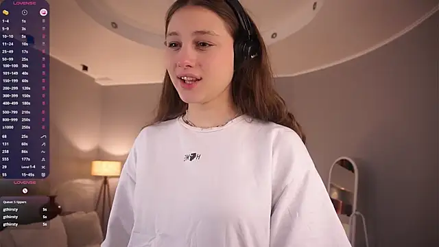 Snapshot of MercBoone chatting on 12.14.25 MercBoone online show from 12.14.25