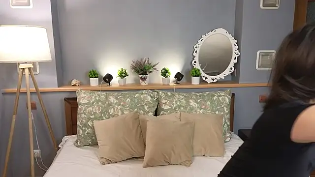 Snapshot of okerriella chatting on 09.13.25 okerriella online show from 09.13.25