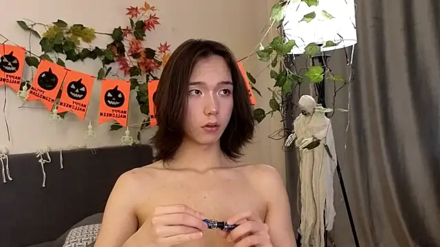 Snapshot of okerriella chatting on 11.03.25 okerriella online show from 11.03.25