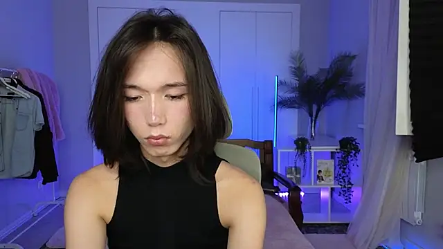 Snapshot of okerriella chatting on 11.21.25 okerriella online show from 11.21.25