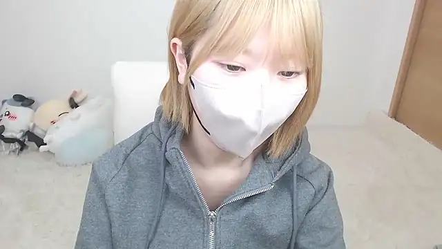 Snapshot of yuna_rin chatting on 02.15.26 yuna rin online show from 02.15.26