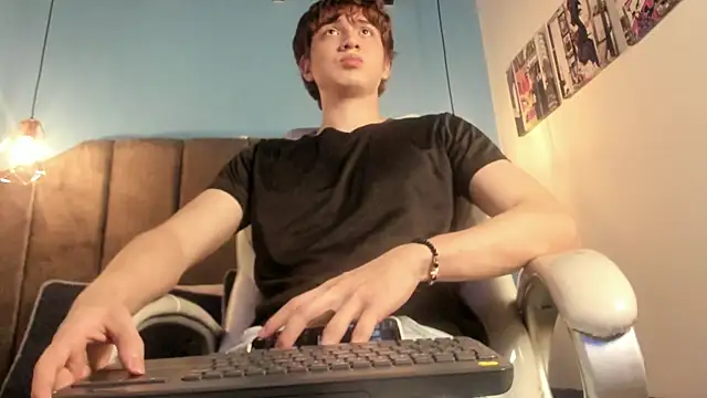 Oscar and dani online show from 02.15.26