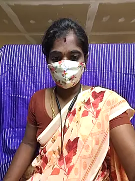 Snapshot of Tamil_Jillu chatting on 11.08.25 Tamil Jillu online show from 11.08.25