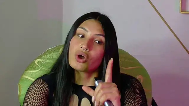 Snapshot of Linda_andrew chatting on 02.18.26 Linda andrew online show from 02.18.26