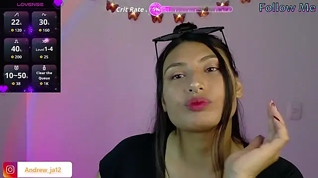 Snapshot of Linda_andrew chatting on 03.12.26 Linda andrew online show from 03.12.26