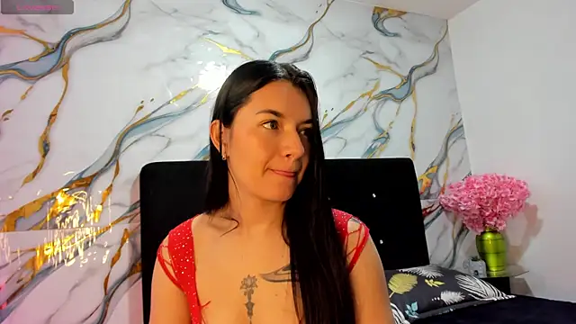 RoxanaBorns  online show from 06.27.26