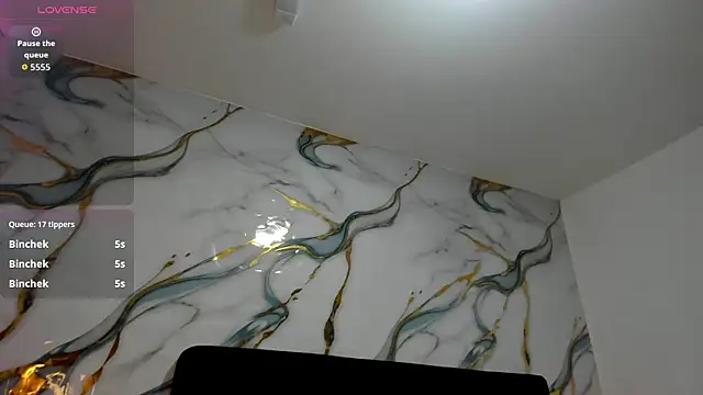 RoxanaBorns  online show from 07.28.26