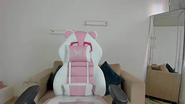 Snapshot of april_smiith chatting on 11.13.25 april smiith online show from 11.13.25