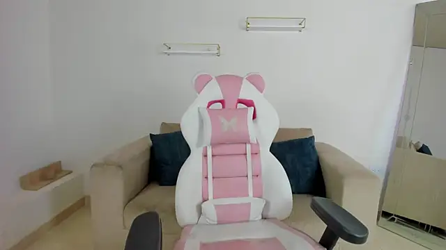 Snapshot of april_smiith chatting on 11.25.25 april smiith online show from 11.25.25