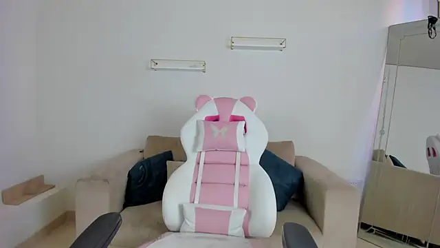 Snapshot of april_smiith chatting on 11.27.25 april smiith online show from 11.27.25