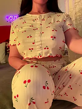 Snapshot of OnlyRima chatting on 12.20.25 OnlyRima online show from 12.20.25