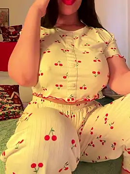 Snapshot of OnlyRima chatting on 01.15.26 OnlyRima online show from 01.15.26