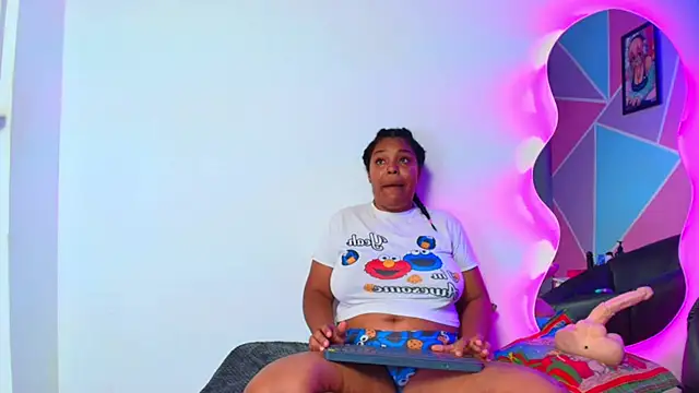 naomi campbel  online show from 09.11.25