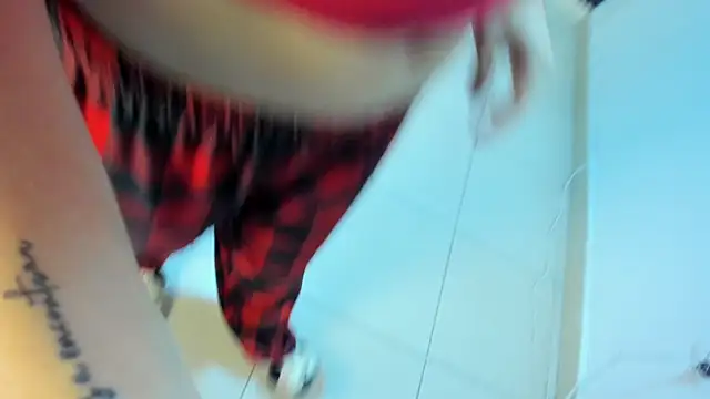 Megan Sweetas online show from 11.09.25