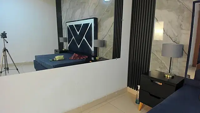 Megan Sweetas online show from 11.09.25