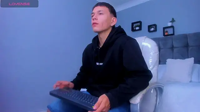 Thomas moon online show from 12.03.25