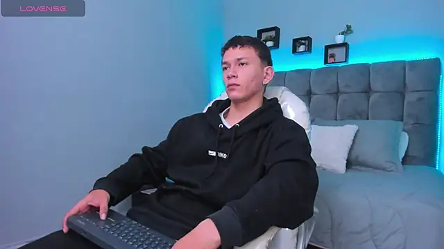 Thomas moon online show from 02.04.26