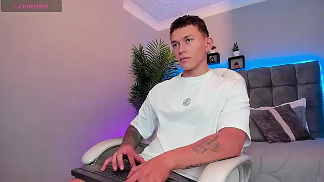 Thomas moon online show from 04.28.26