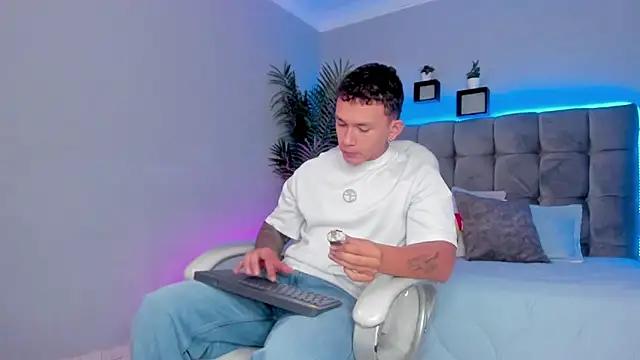 Thomas moon online show from 06.19.26