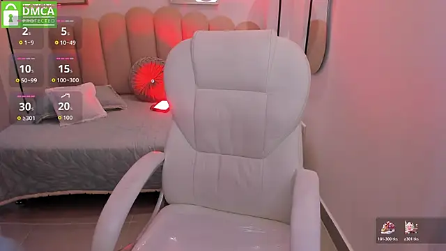 Snapshot of Karliie_kloss_ chatting on 11.28.25 Karliie kloss online show from 11.28.25