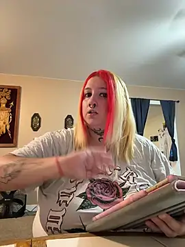 vanessraine online show from 05.28.26