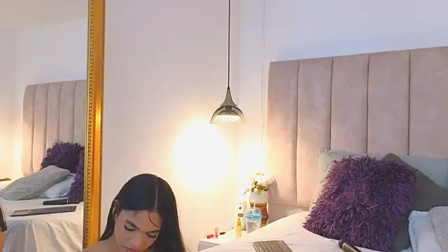 arianaa miller  online show from 09.08.25