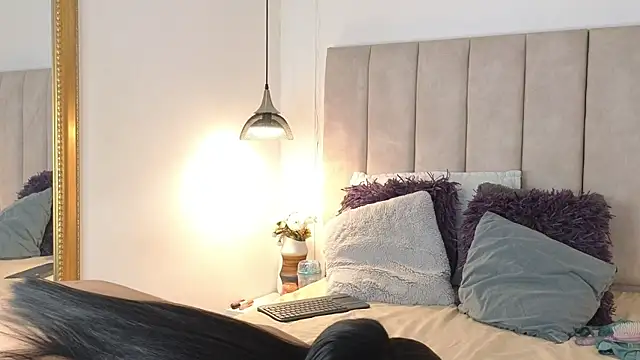 arianaa miller  online show from 10.03.25