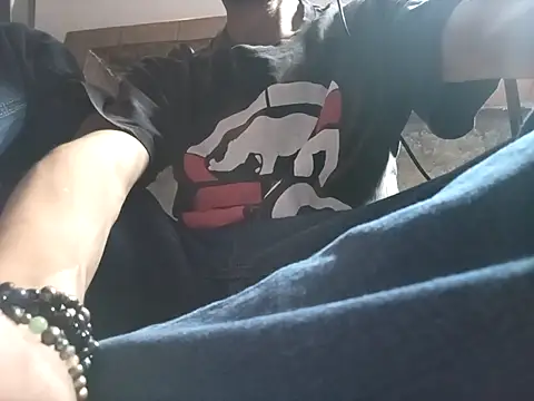 Snapshot of githot chatting on 09.25.25 githot online show from 09.25.25