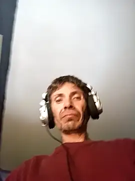 Snapshot of githot chatting on 10.14.25 githot online show from 10.14.25